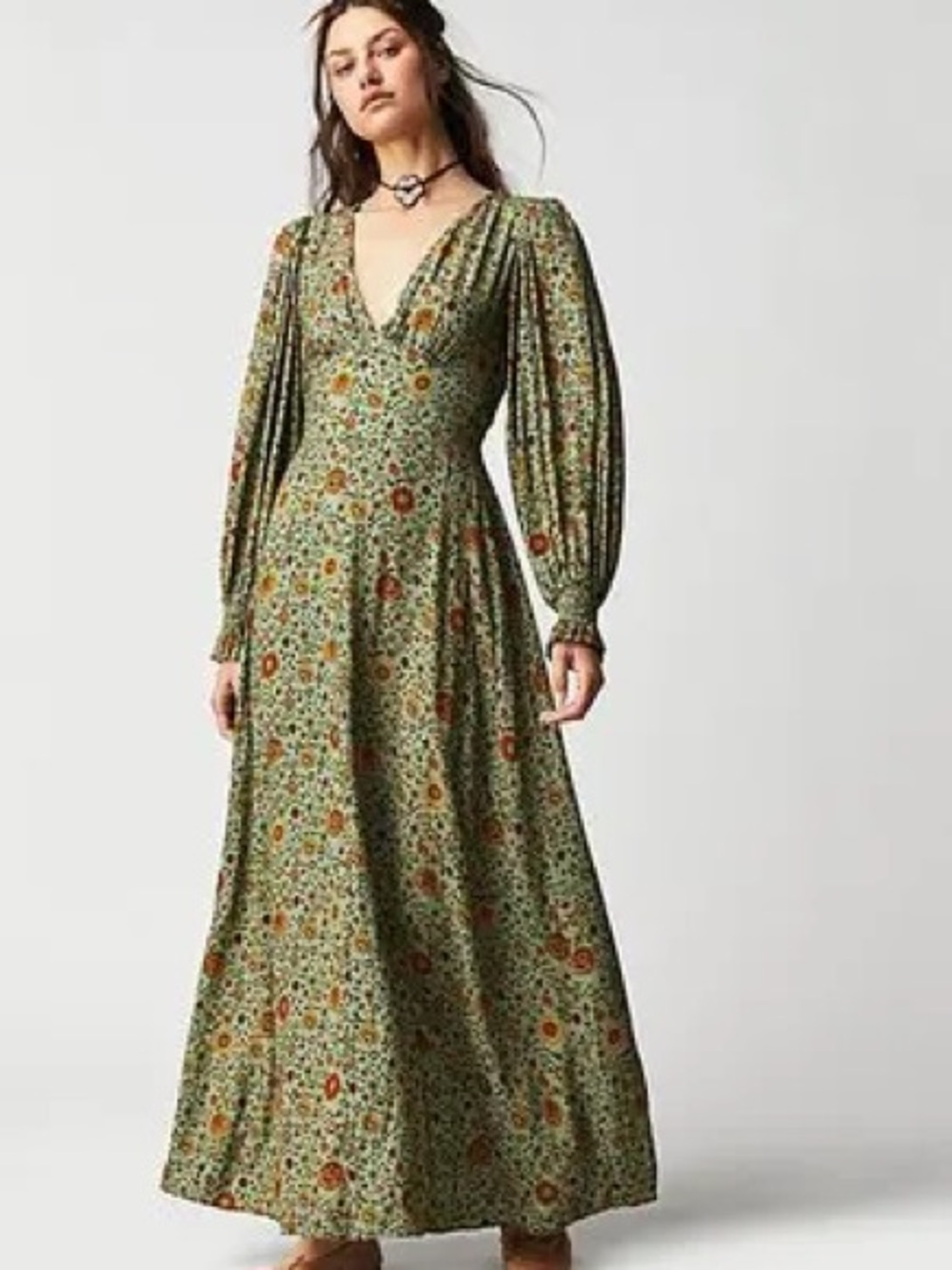 Spell Lady Untamed Gown - Picture 10 of 13